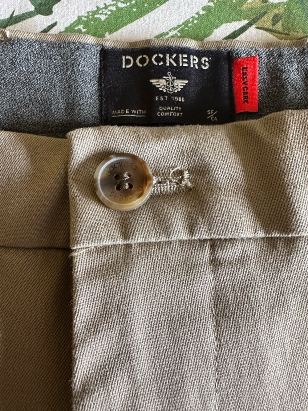 Dockers Tan Khaki Flat-Front Pants with Branded Waistband 36x30